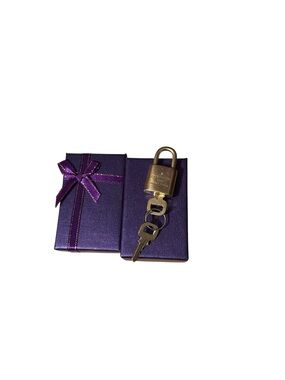 #318 Louis Vuitton LOCK & 2 keys 🔐